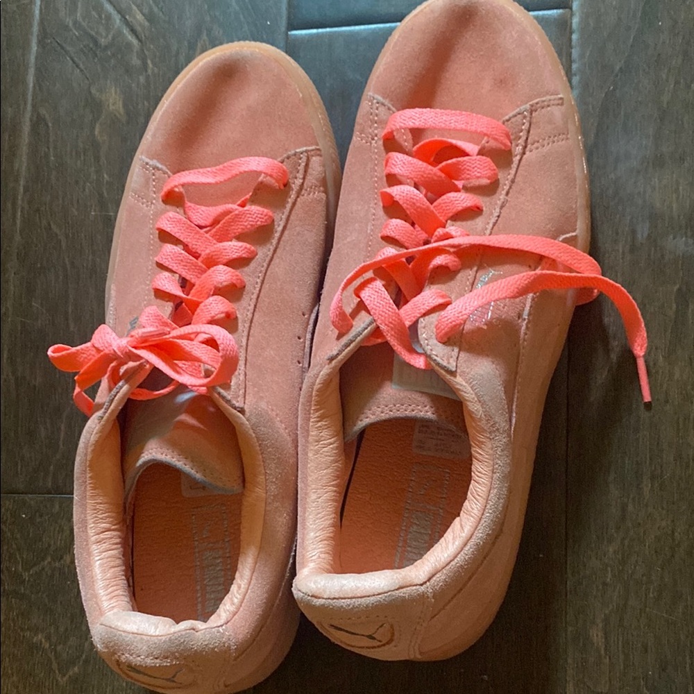 Puma Pink Casual Sneakers with Minimalist Design